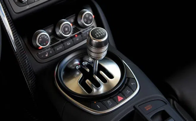 9 thói quen lái xe sai lầm trên xe số sàn